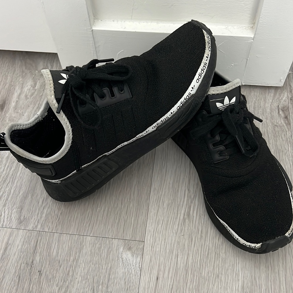 Women’s Adidas NMD_R1 size 7